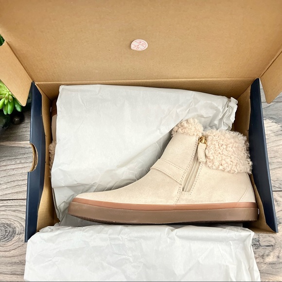 NIB Cole Haan Nantucket Cozy Ankle Boots Bootie - Picture 9 of 14